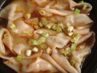 色泽不错的酸汤馄饨