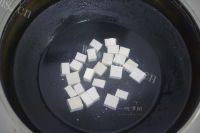 美味的小白菜炖豆腐做法图解3)
