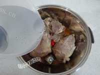 美味的酱牛腱子做法图解8)