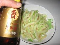 记忆中的凉拌西瓜皮做法图解6)