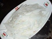 家常鲈鱼萝卜汤做法图解2)