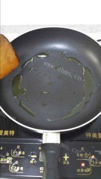 诱人的土豆小饼做法图解7)