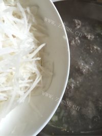 牛肉丸子萝卜汤做法图解17)