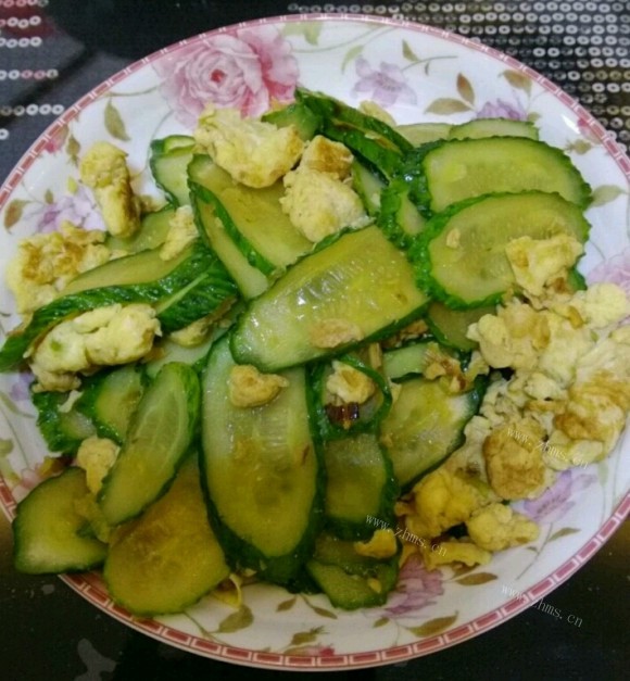 五味俱全的黄瓜炒鸡蛋