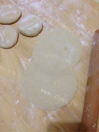 好吃的芸豆鲜肉水煎包做法图解8)