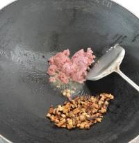 美味的香菇肉酱拌面做法图解5)