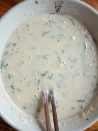 自制香菜鸡蛋饼做法图解5)