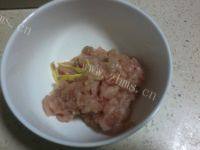 家常菜韭菜花炒肉丝做法图解2)