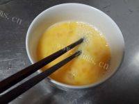香糯的芹菜炒鸡蛋做法图解2)