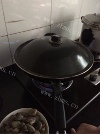 色香味俱全的蛤蜊汤做法图解2)