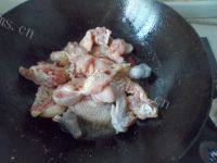 美美厨房之小鸡炖蘑菇的做法图解三