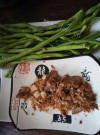 家常菜肉末豆角做法图解1)