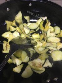 唇齿留香的糖醋茄子做法图解6)