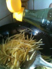 「DIY」醋溜土豆丝做法图解4)