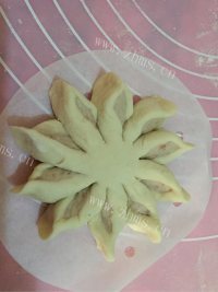好看混合果汁花朵馒头做法图解9)