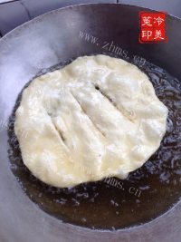 自制炸油饼做法图解15)