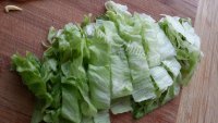 美味香肠鸡蛋卷饼做法图解3)
