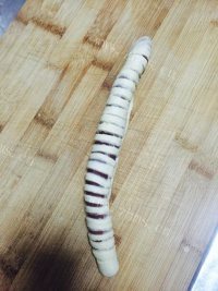 芳香四溢的毛毛虫面包做法图解9)