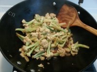 家常菜素炒菜花做法图解5)