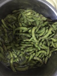 五香水煮毛豆做法图解1)