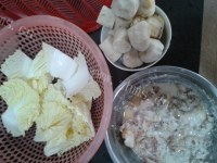 美味白菜鱼丸煮蚬汤做法图解1)