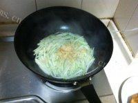 家常菜萝卜丝炒虾皮做法图解5)
