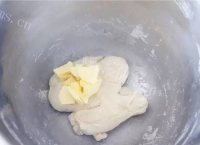 香香的热狗面包做法图解4)