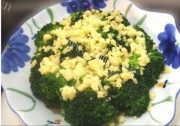 诱人的芝士焗西兰花做法图解3)