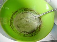 色泽鲜亮的巧克力纸杯蛋糕做法图解4)