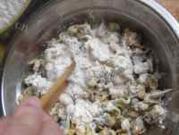 色味俱佳的蛤蜊汤做法图解6)