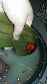 美味的包粽子做法图解9)