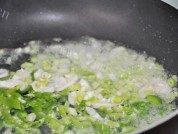 美味的椒蒜虾皮做法图解3)