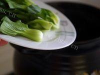 美味的茶树菇排骨汤