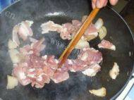 家常菜西瓜皮炒肉做法图解5)