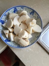 好吃的腊鸡山药汤做法图解2)