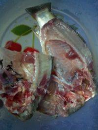 鲫鱼豆腐汤做法图解1)