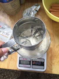 好吃不腻的热狗面包做法图解1)