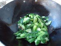 色味俱佳的香菇炒油菜做法图解6)