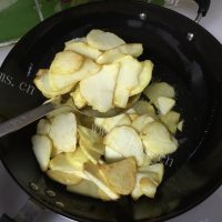 美味的香辣干锅土豆片做法图解7)