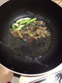 营养丰富的紫菜蛋花汤做法图解3)