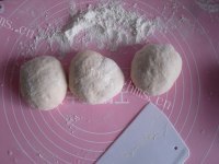 自制火腿肠面包做法图解4)