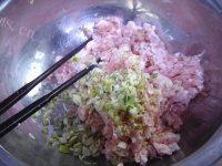 简单的豆角馅包子做法图解2)