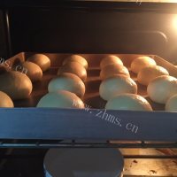 香飘十里的淡奶油小餐包做法图解7)