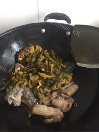 回味无穷的酸菜鱼做法图解7)
