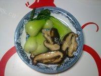 健康美味的香菇油菜