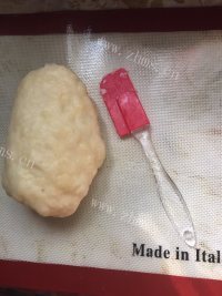 自制红豆沙冰皮月饼做法图解5)
