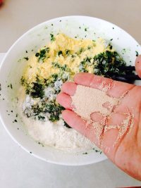 美味菠菜玉米面发糕做法图解5)