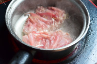 唇齿留香的鸡腿饭做法图解2)