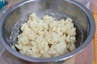 家庭版广式莲蓉蛋黄月饼做法图解2)