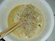 香鲜至极的豆芽饼做法图解3)